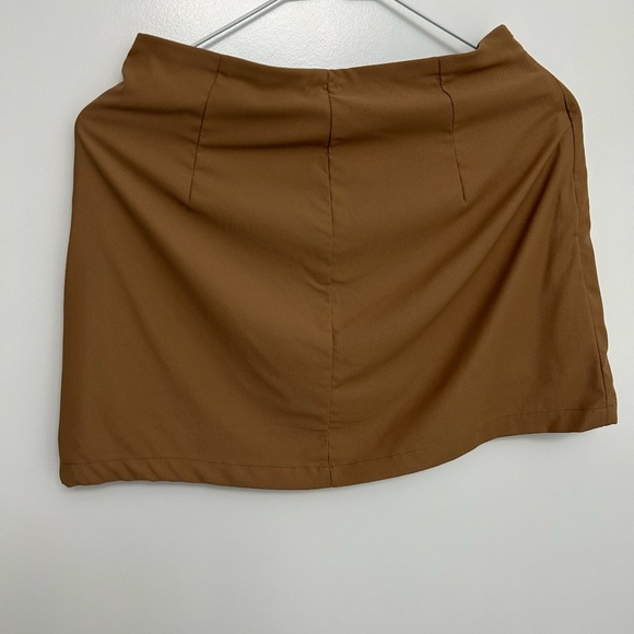 High waisted mini skirt with built in shorts - Picture 5 of 7